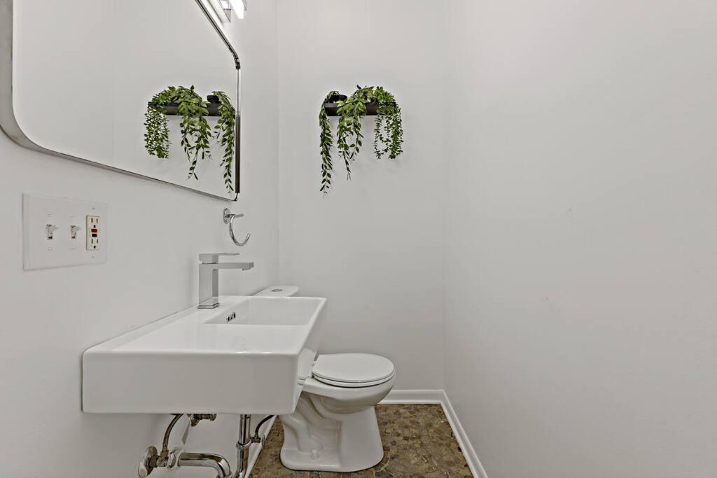 The Penthouse, Lux Stay Near Downtown, Uofc & Lake Σικάγο Εξωτερικό φωτογραφία