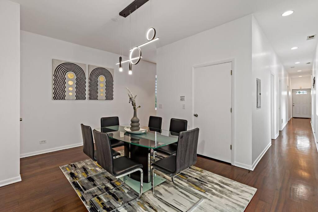The Penthouse, Lux Stay Near Downtown, Uofc & Lake Σικάγο Εξωτερικό φωτογραφία